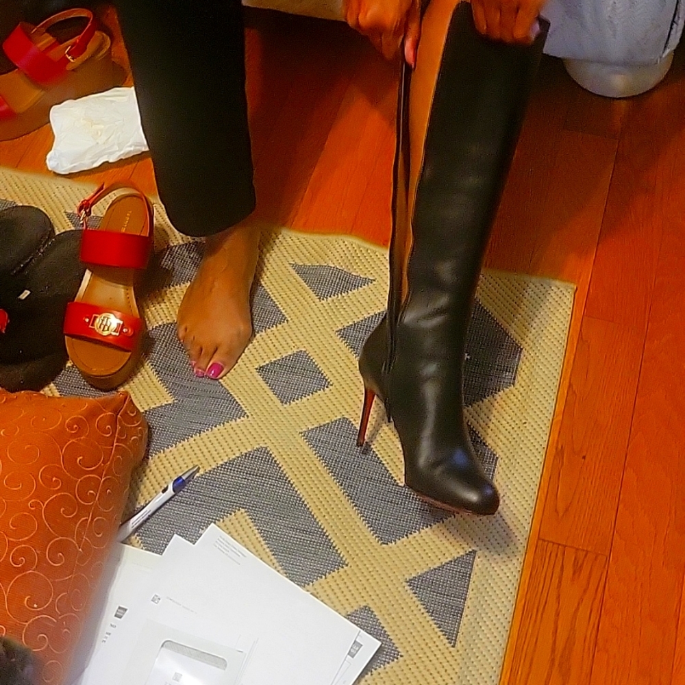 Red Buttons - image 1